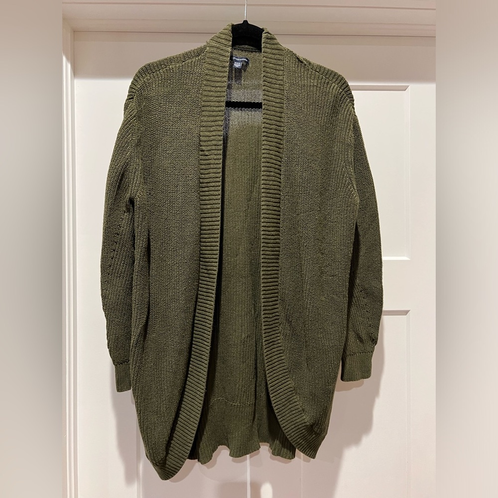 ☀️2/$22☀️ AE Green Long Cardigan